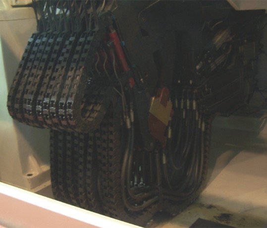 保养机器人拖链设备内容和要求时间